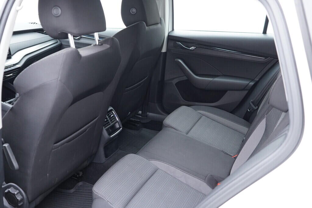 OV190V09919_36.webp_OCTAVIA Ambition 2.0 TDI 85 kW manuál, DPH