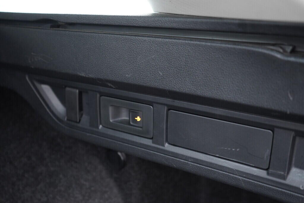 OV190V09919_41.webp_OCTAVIA Ambition 2.0 TDI 85 kW manuál, DPH