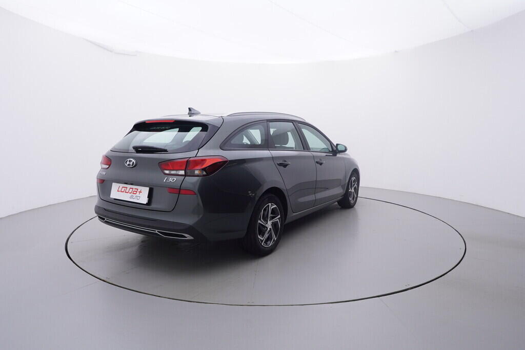 OV190V09923_14.webp_I30 Comfort 1.0  88 kW manuál