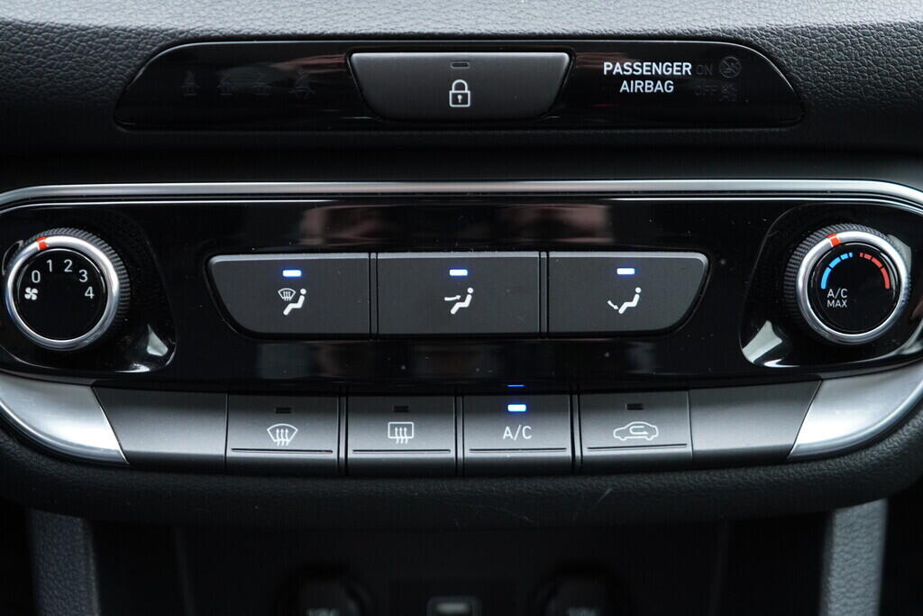 OV190V09923_29.webp_I30 Comfort 1.0  88 kW manuál