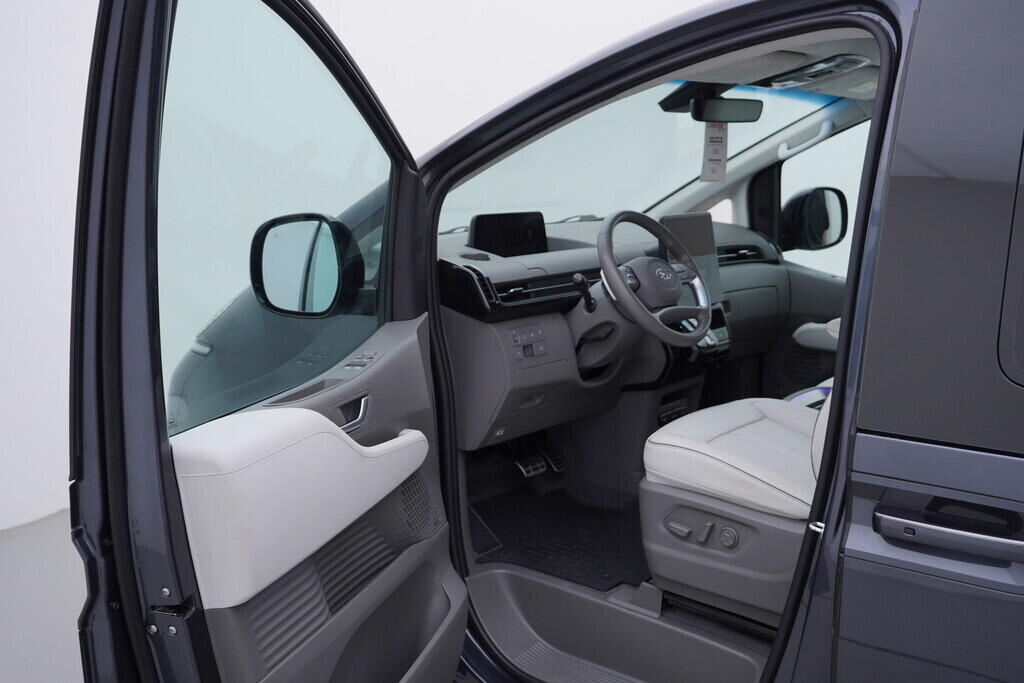 OV190V09924_18.webp_STARIA Luxury 2.2 CRDi 130 kW automat, DPH