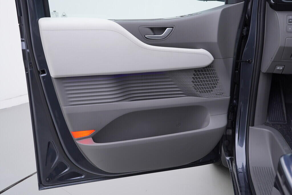 OV190V09924_19.webp_STARIA Luxury 2.2 CRDi 130 kW automat, DPH