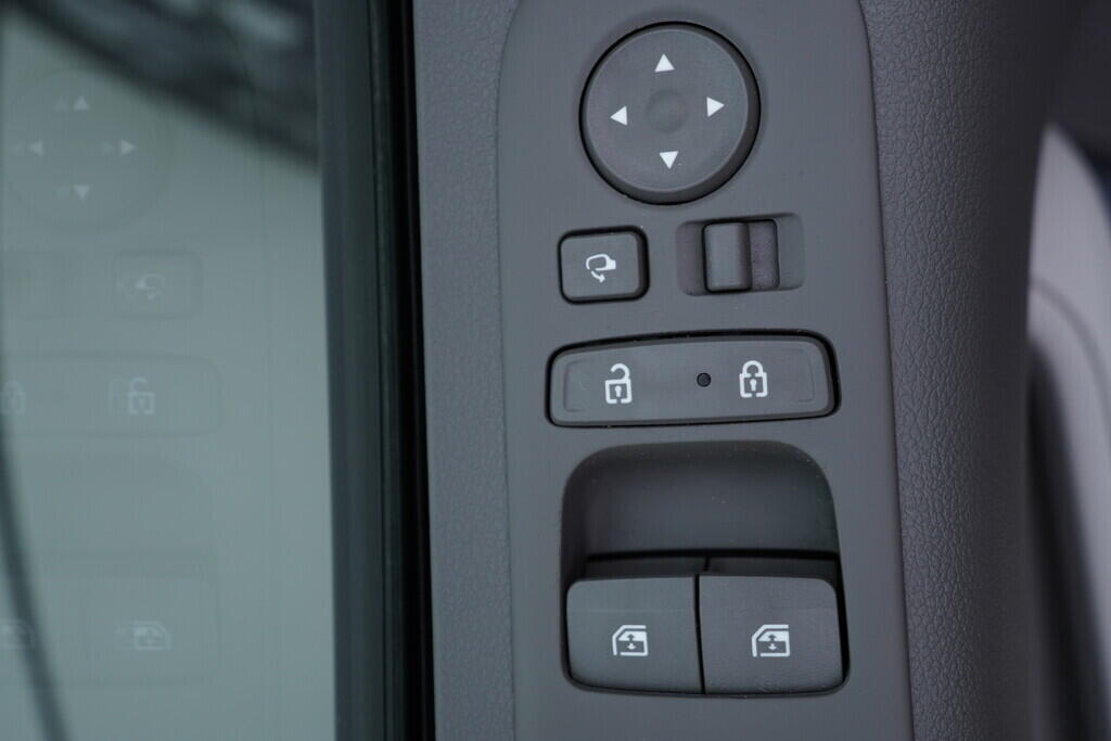 OV190V09924_20.webp_STARIA Luxury 2.2 CRDi 130 kW automat, DPH