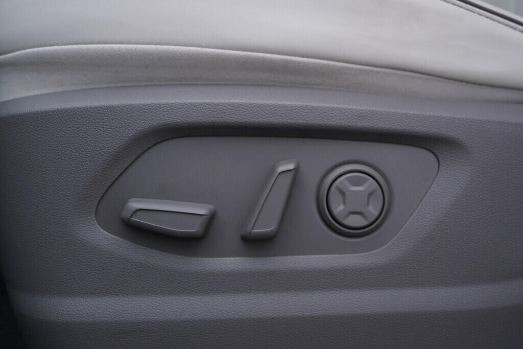 OV190V09924_22.webp_STARIA Luxury 2.2 CRDi 130 kW automat, DPH