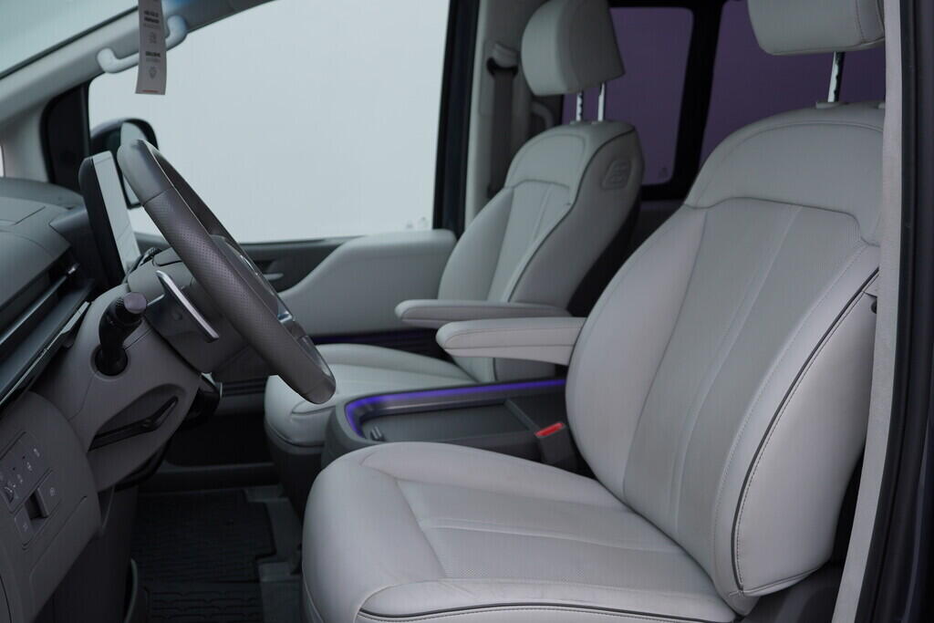 OV190V09924_24.webp_STARIA Luxury 2.2 CRDi 130 kW automat, DPH