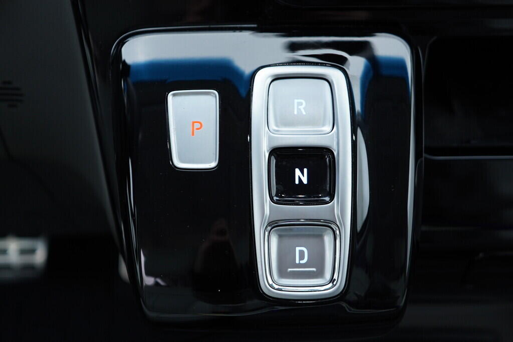 OV190V09924_34.webp_STARIA Luxury 2.2 CRDi 130 kW automat, DPH