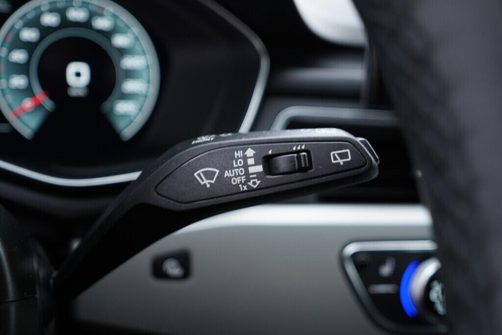 OV190V09926_25.webp_A4 AVANT  2.0 TDI 120 kW automat