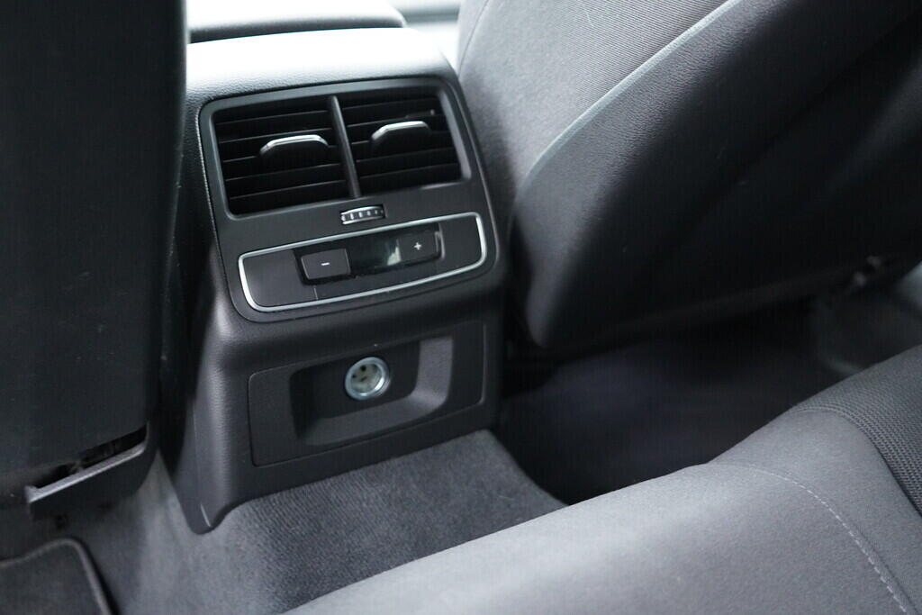 OV190V09926_36.webp_A4 AVANT  2.0 TDI 120 kW automat