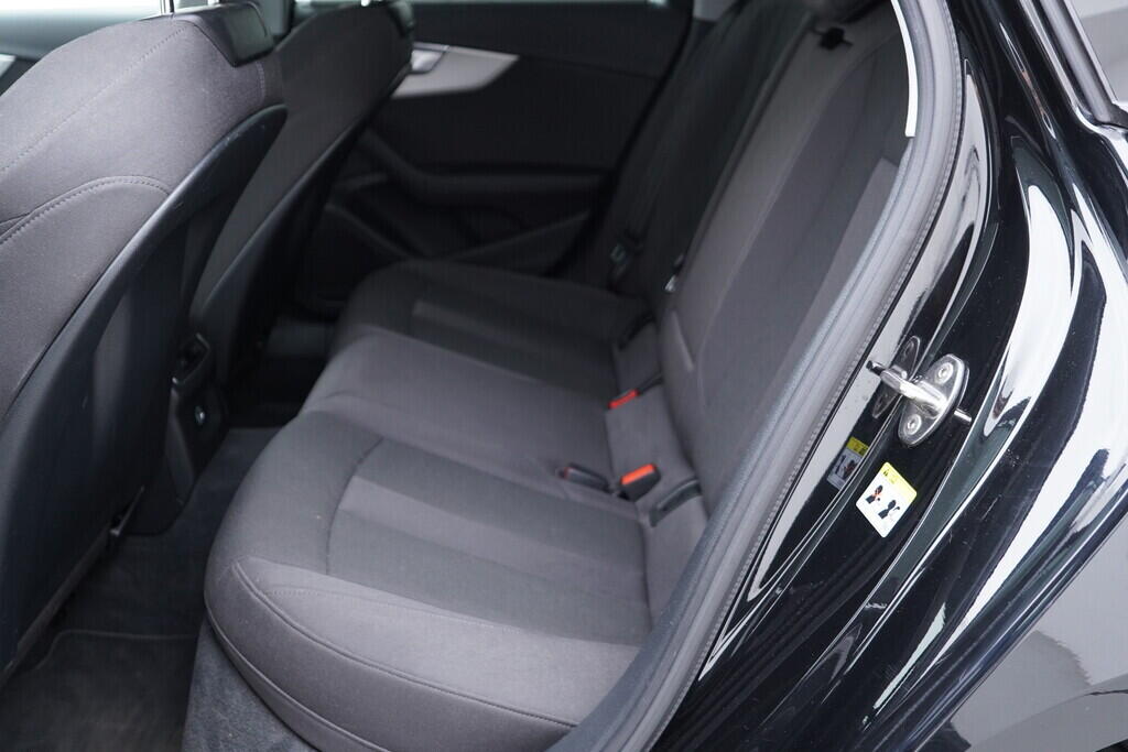 OV190V09926_37.webp_A4 AVANT  2.0 TDI 120 kW automat