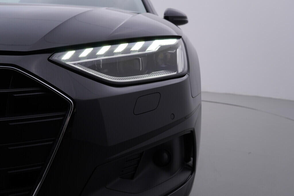 OV190V09926_42.webp_A4 AVANT  2.0 TDI 120 kW automat