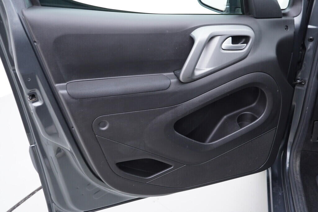 OV190V09927_19.webp_BERLINGO  1.6 VTi 88 kW manuál, DPH