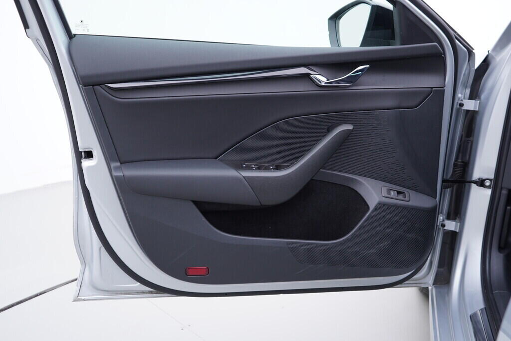 OV190V09929_19.webp_OCTAVIA SportLine 2.0 TDI 110 kW automat, DPH