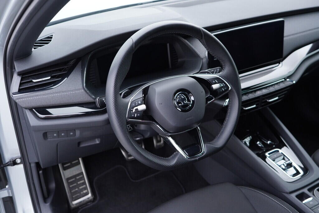 OV190V09929_22.webp_OCTAVIA SportLine 2.0 TDI 110 kW automat, DPH