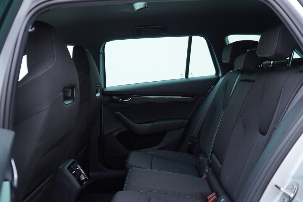 OV190V09929_38.webp_OCTAVIA SportLine 2.0 TDI 110 kW automat, DPH