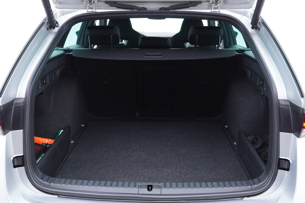 OV190V09929_40.webp_OCTAVIA SportLine 2.0 TDI 110 kW automat, DPH