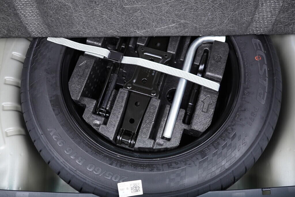 OV190V09929_42.webp_OCTAVIA SportLine 2.0 TDI 110 kW automat, DPH