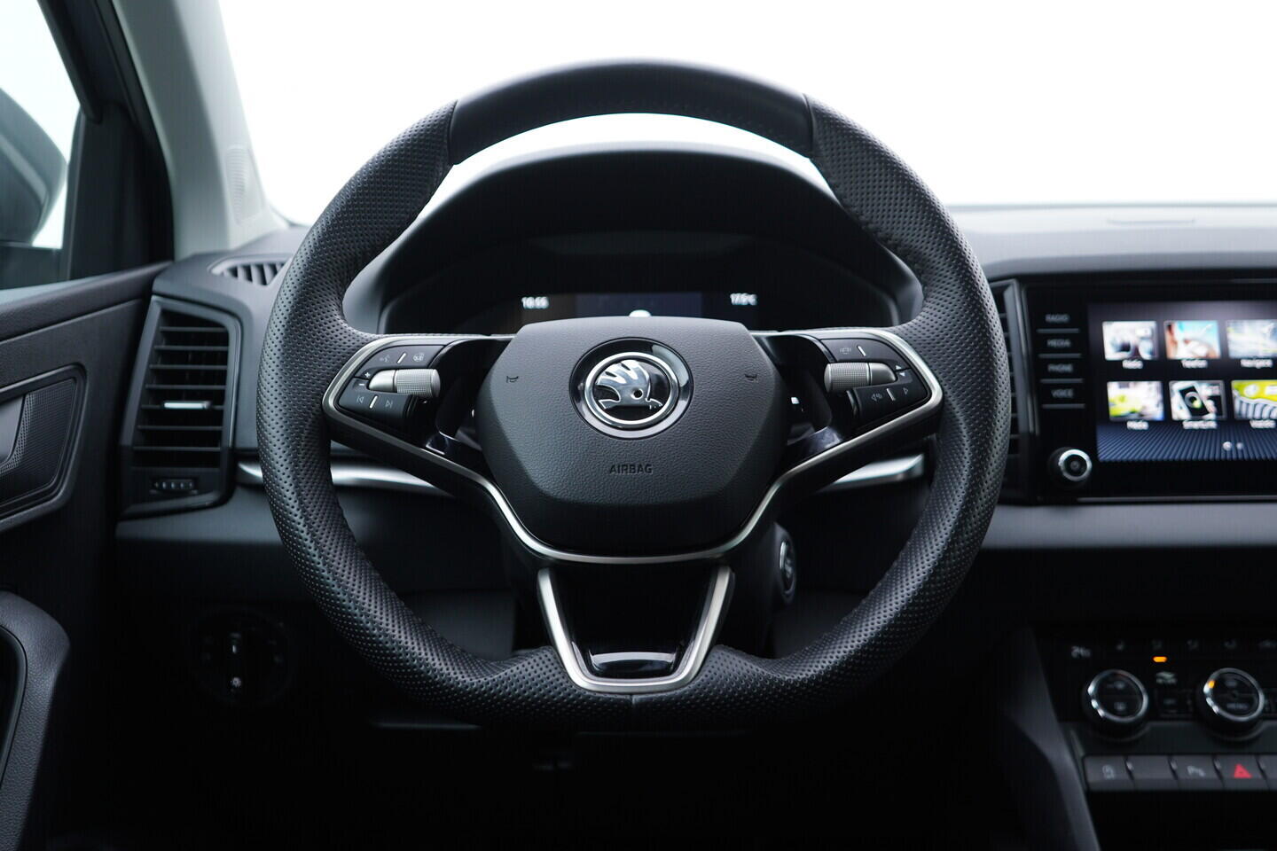 OV190V09932_26.webp_KAROQ Selection 1.5 TSI 110 kW automat, DPH