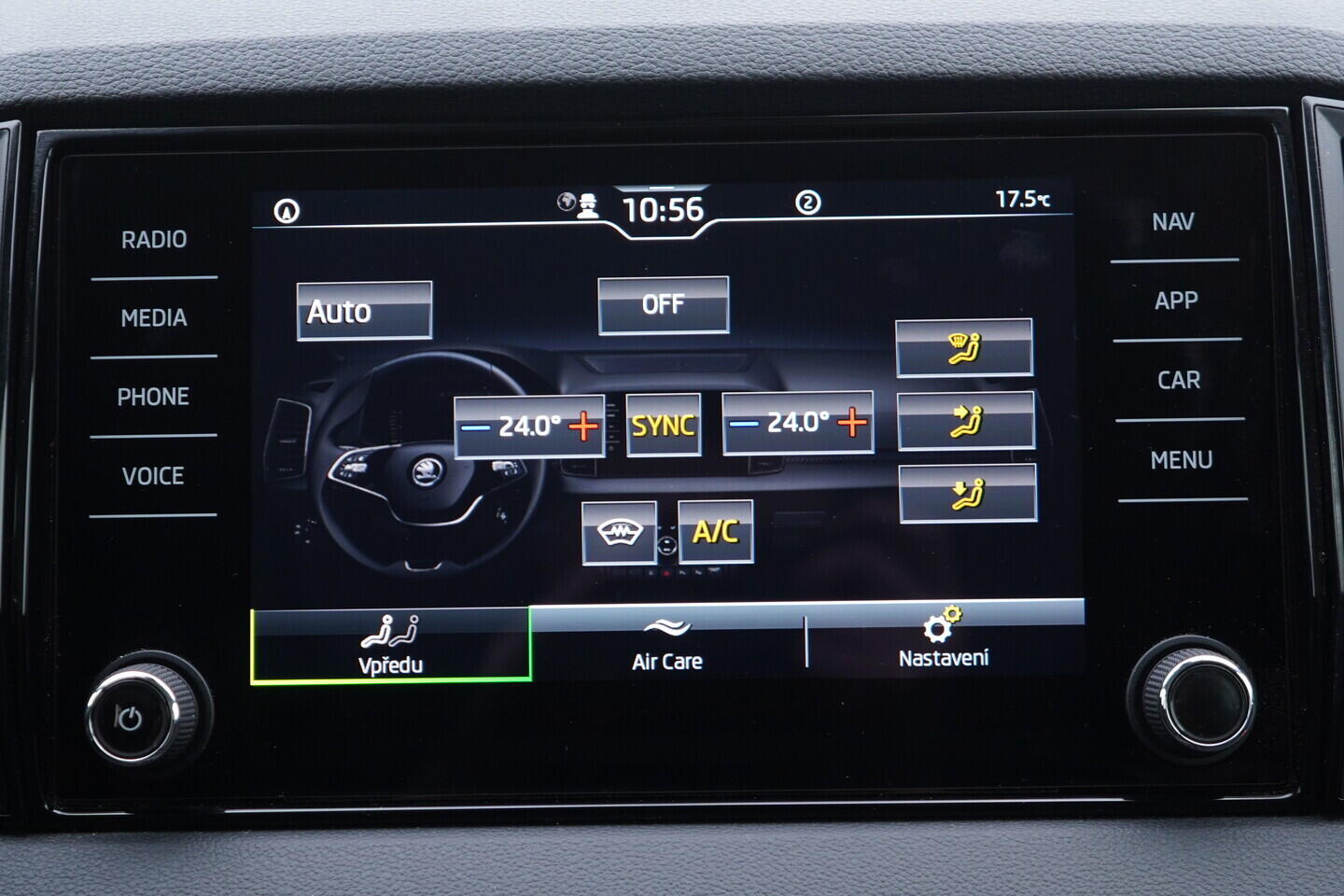 OV190V09932_30.webp_KAROQ Selection 1.5 TSI 110 kW automat, DPH