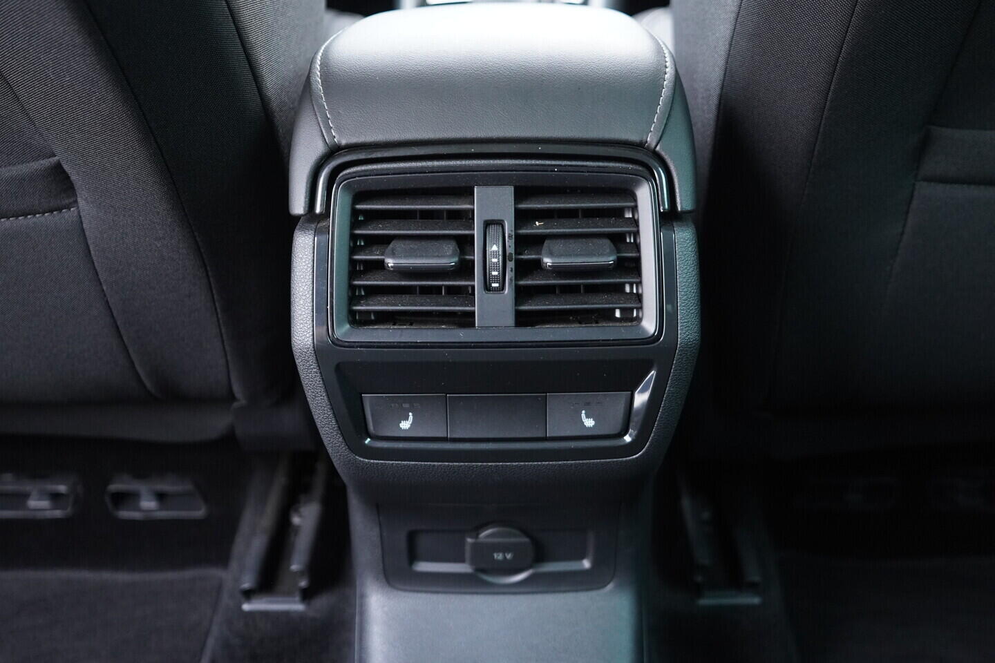 OV190V09932_34.webp_KAROQ Selection 1.5 TSI 110 kW automat, DPH