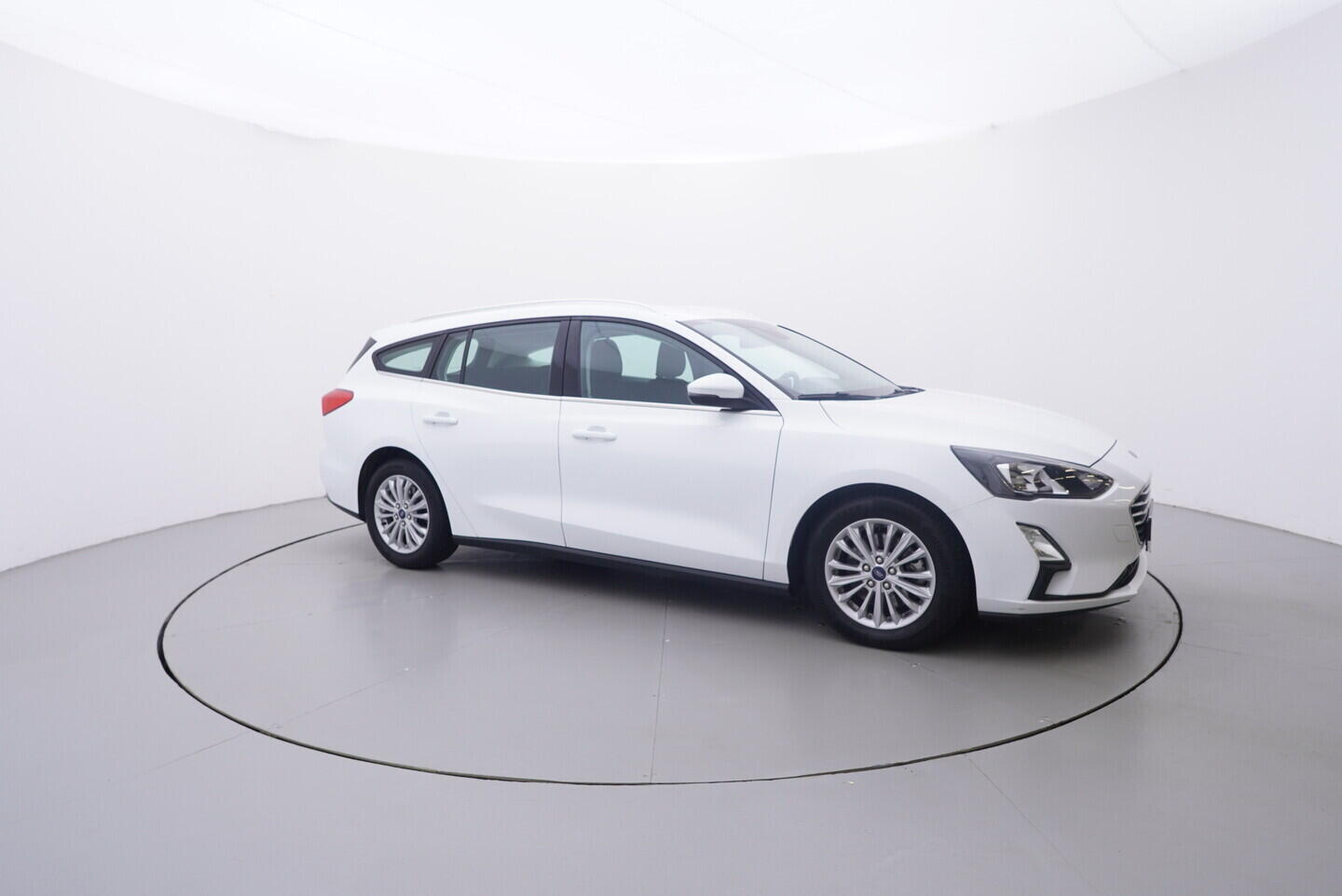 OV190V09933_16.webp_FOCUS Titanium 2.0  110 kW automat, DPH