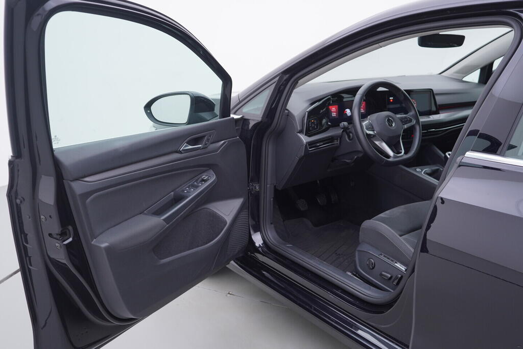 OV190V09937_18.webp_GOLF Style 1.5 TSI 110 kW manuál