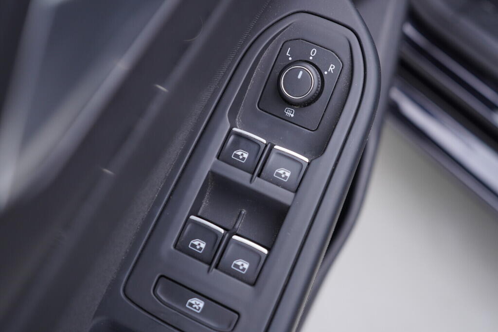 OV190V09937_20.webp_GOLF Style 1.5 TSI 110 kW manuál