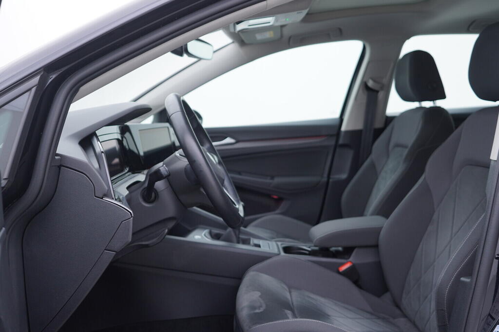 OV190V09937_23.webp_GOLF Style 1.5 TSI 110 kW manuál