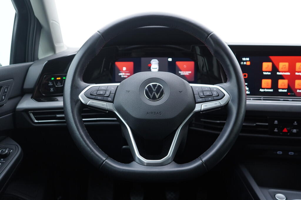 OV190V09937_27.webp_GOLF Style 1.5 TSI 110 kW manuál