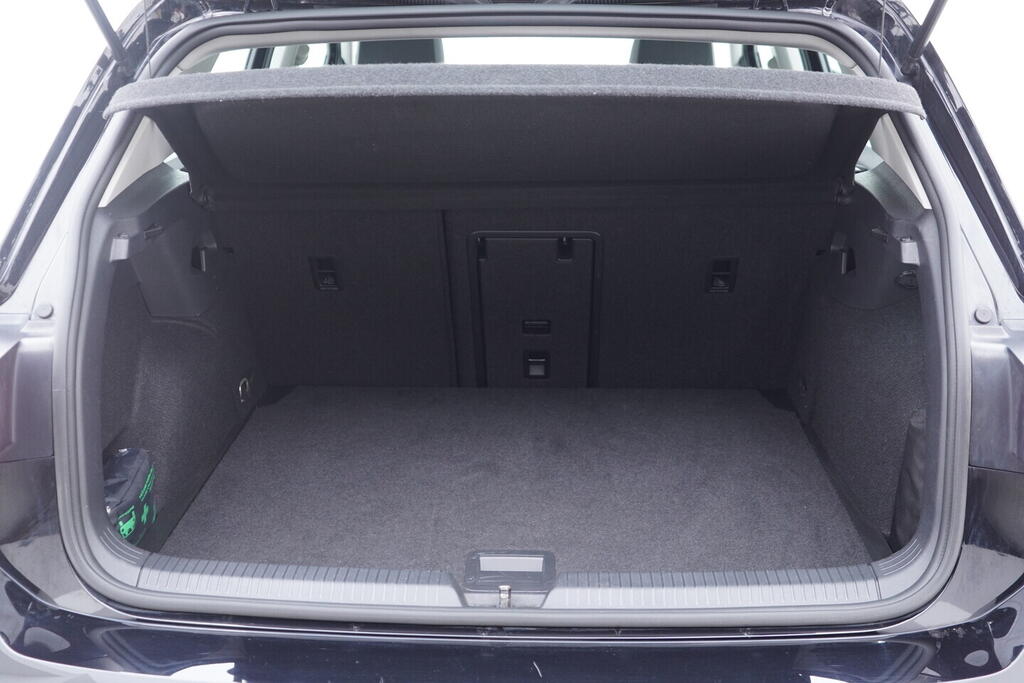 OV190V09937_38.webp_GOLF Style 1.5 TSI 110 kW manuál