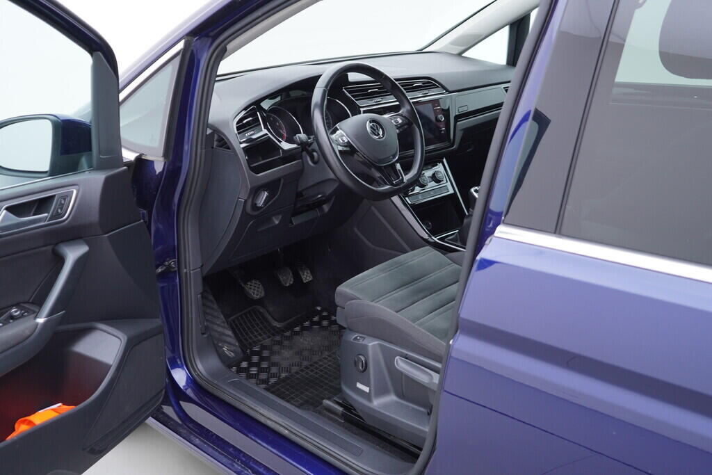 OV190V09942_18.webp_TOURAN Highline  1.5 TSI 110 kW manuál, DPH