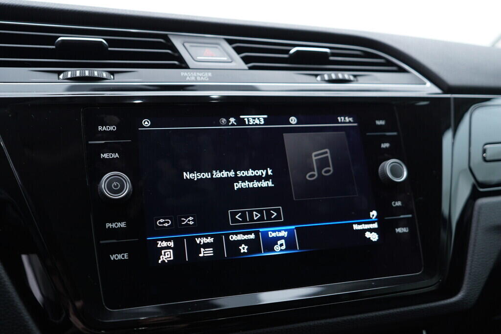 OV190V09942_30.webp_TOURAN Highline  1.5 TSI 110 kW manuál, DPH