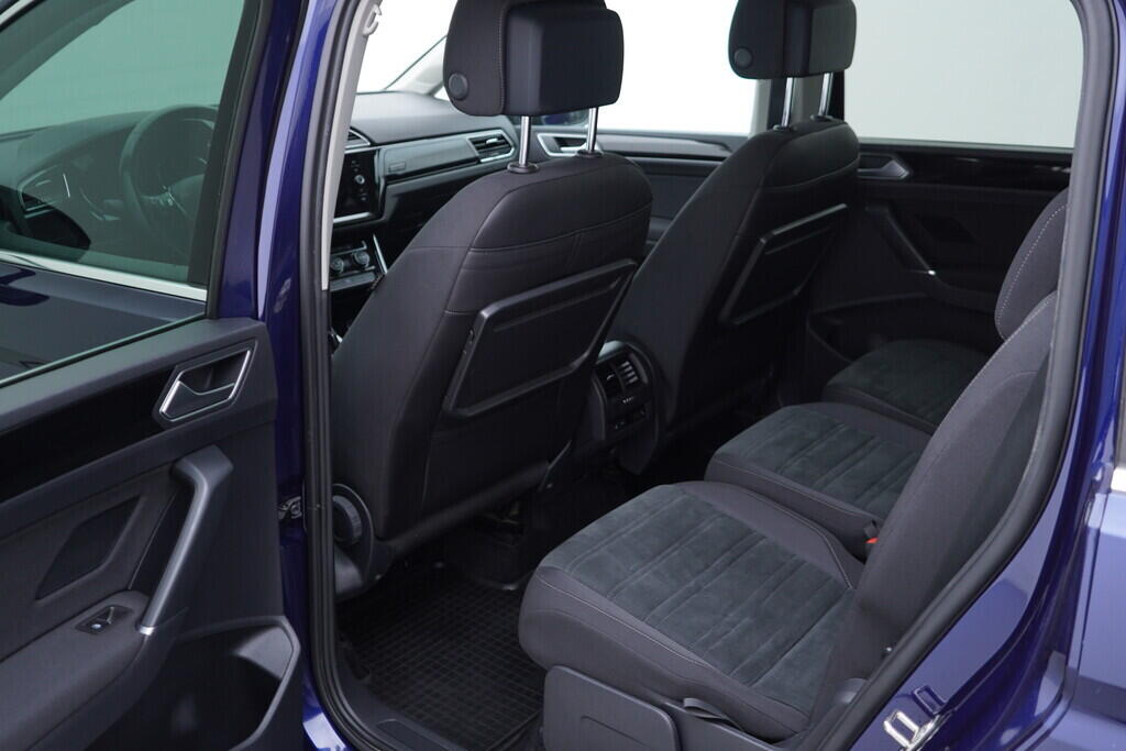 OV190V09942_35.webp_TOURAN Highline  1.5 TSI 110 kW manuál, DPH