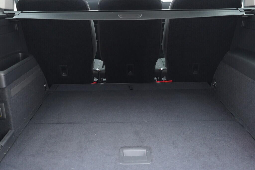 OV190V09942_38.webp_TOURAN Highline  1.5 TSI 110 kW manuál, DPH