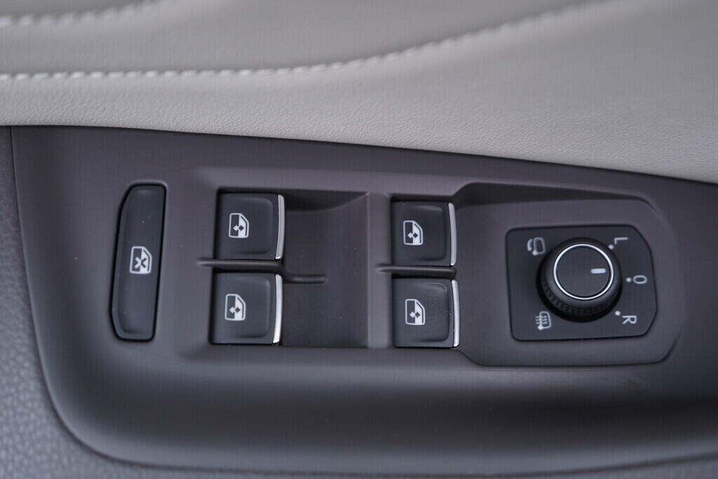 OV190V09943_21.webp_ARTEON Elegance 2.0 TDI 110 kW manuál, DPH