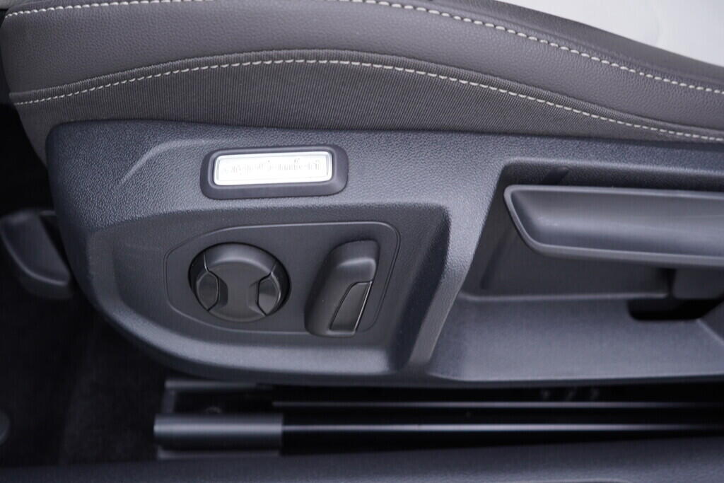 OV190V09943_23.webp_ARTEON Elegance 2.0 TDI 110 kW manuál, DPH