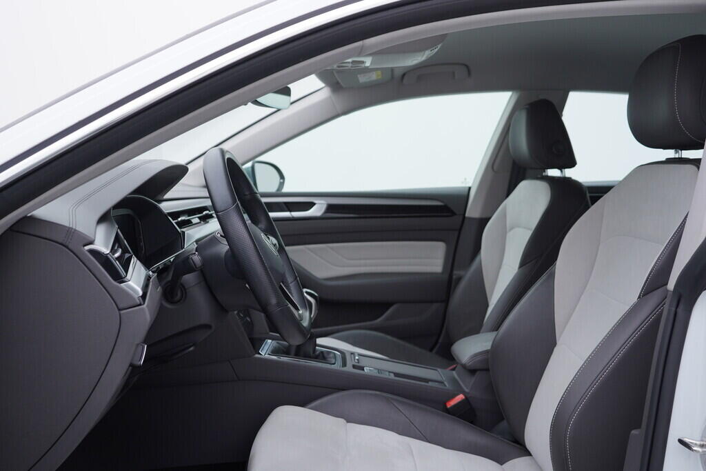 OV190V09943_25.webp_ARTEON Elegance 2.0 TDI 110 kW manuál, DPH