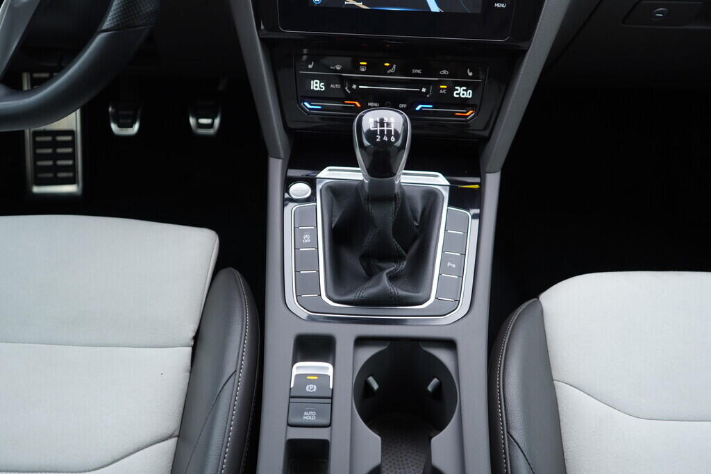 OV190V09943_36.webp_ARTEON Elegance 2.0 TDI 110 kW manuál, DPH