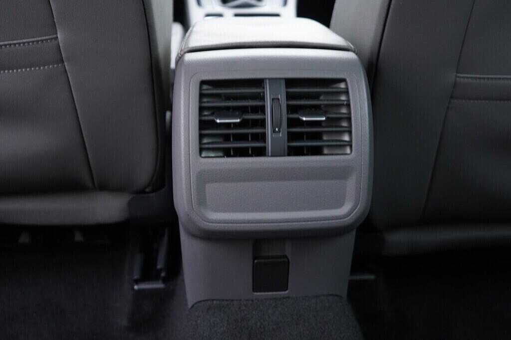 OV190V09943_38.webp_ARTEON Elegance 2.0 TDI 110 kW manuál, DPH