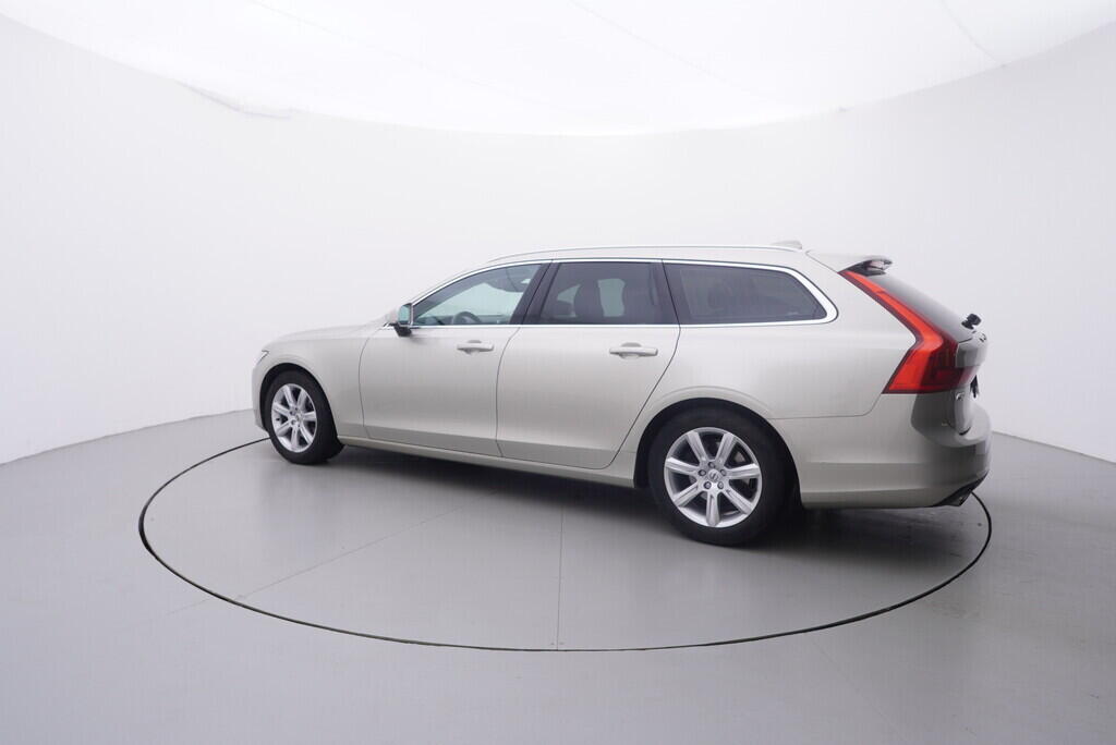 OV190V09944_12.webp_V90 Momentum 2.0 D4 140 kW automat