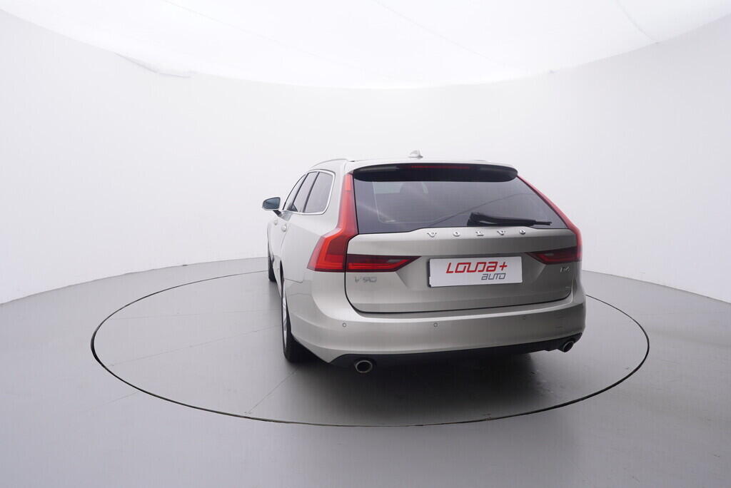 OV190V09944_13.webp_V90 Momentum 2.0 D4 140 kW automat