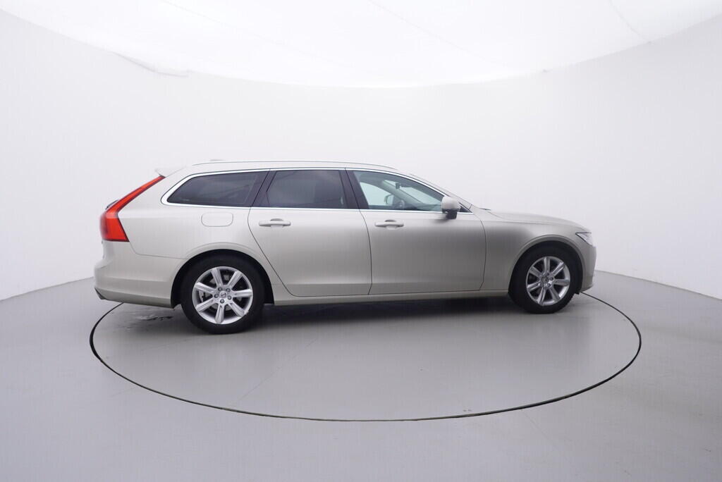 OV190V09944_15.webp_V90 Momentum 2.0 D4 140 kW automat