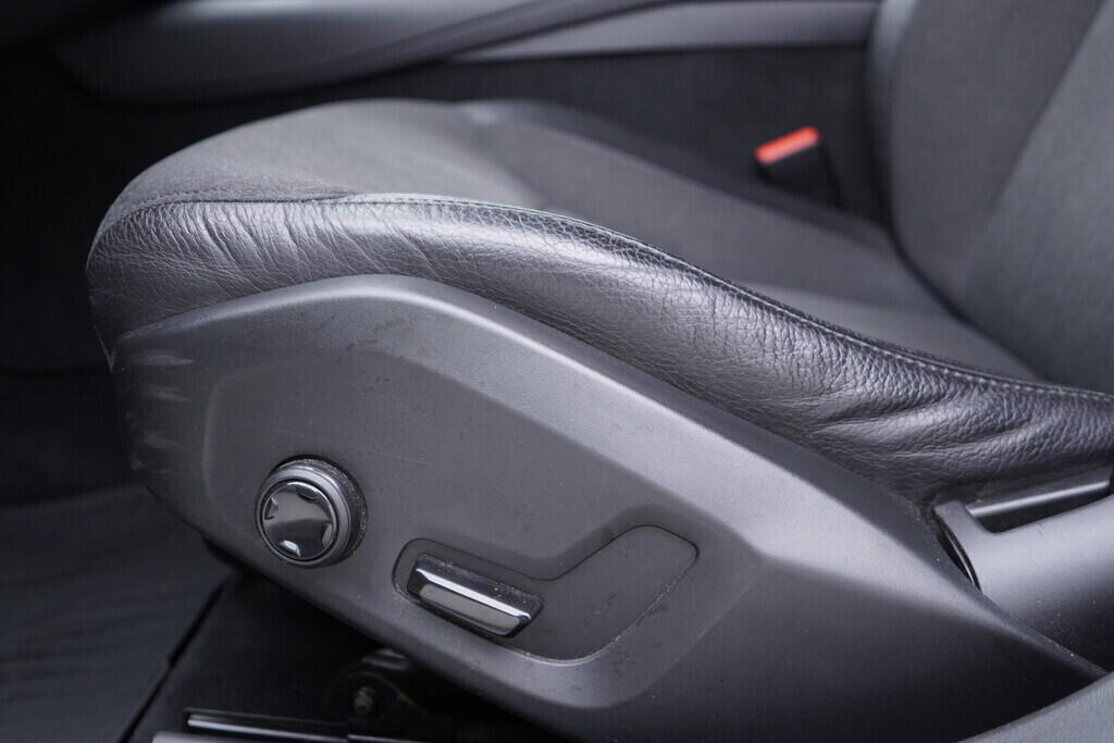 OV190V09944_21.webp_V90 Momentum 2.0 D4 140 kW automat