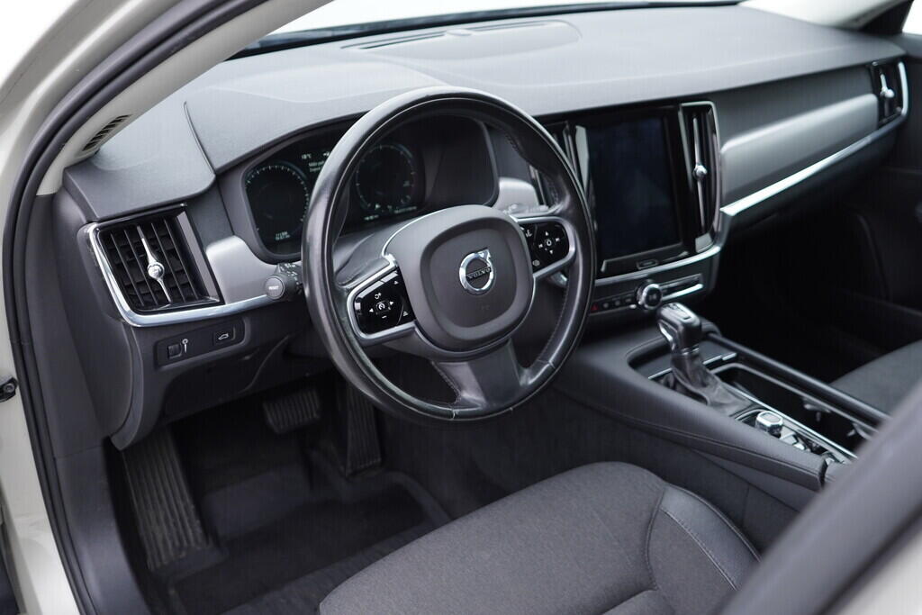 OV190V09944_22.webp_V90 Momentum 2.0 D4 140 kW automat