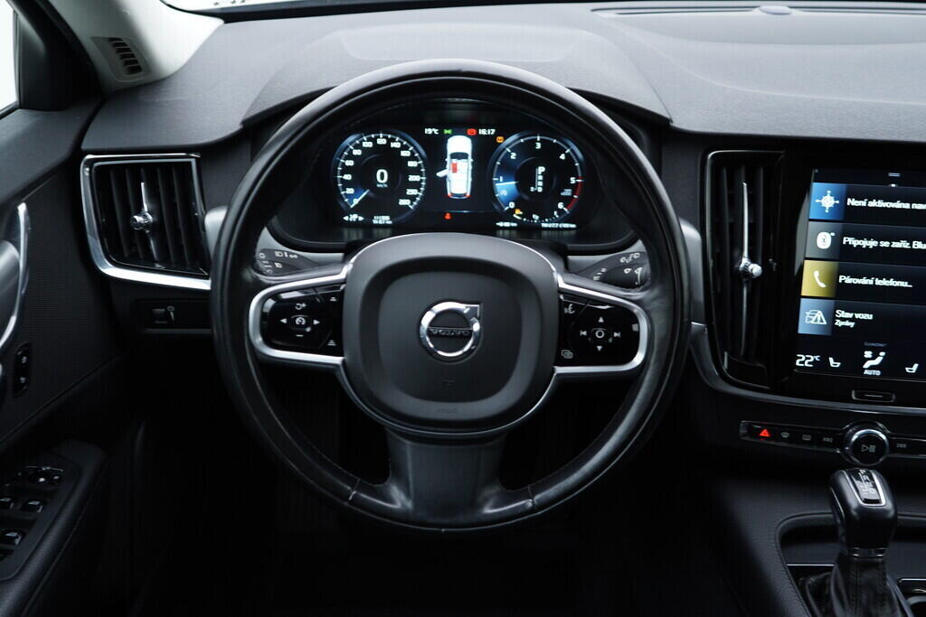 OV190V09944_27.webp_V90 Momentum 2.0 D4 140 kW automat