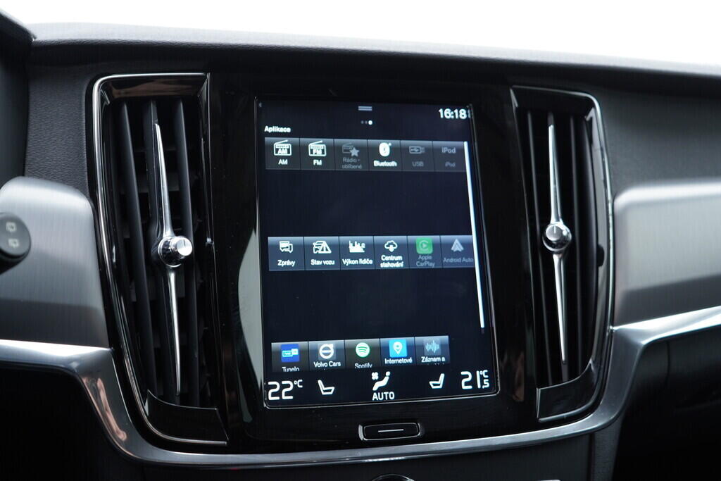 OV190V09944_29.webp_V90 Momentum 2.0 D4 140 kW automat