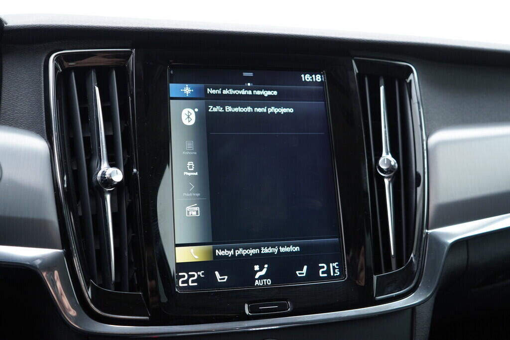 OV190V09944_30.webp_V90 Momentum 2.0 D4 140 kW automat