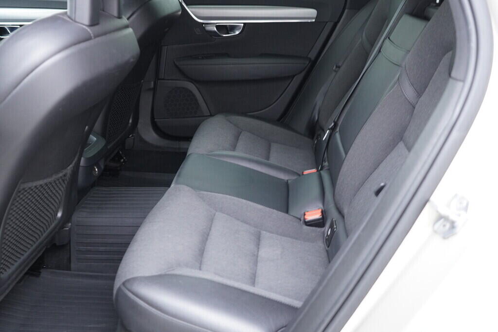 OV190V09944_34.webp_V90 Momentum 2.0 D4 140 kW automat