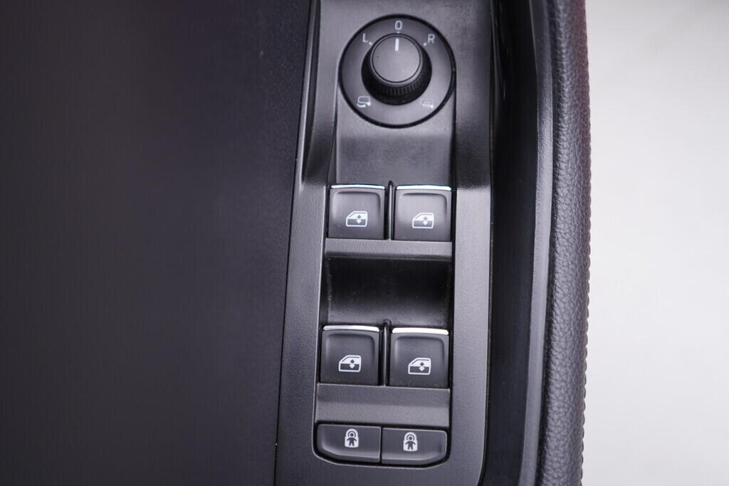 OV190V09946_20.webp_SUPERB L&K 2.0 TSI 200 kW automat, DPH