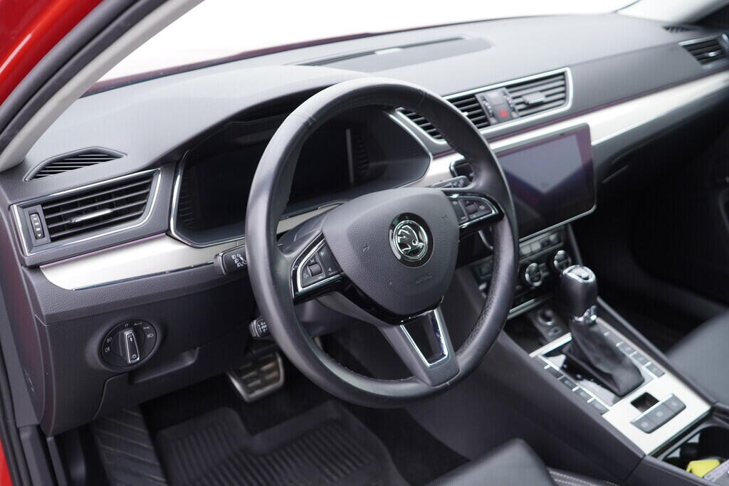 OV190V09946_23.webp_SUPERB L&K 2.0 TSI 200 kW automat, DPH