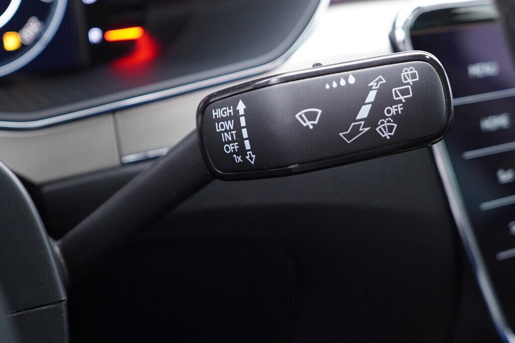 OV190V09946_28.webp_SUPERB L&K 2.0 TSI 200 kW automat, DPH